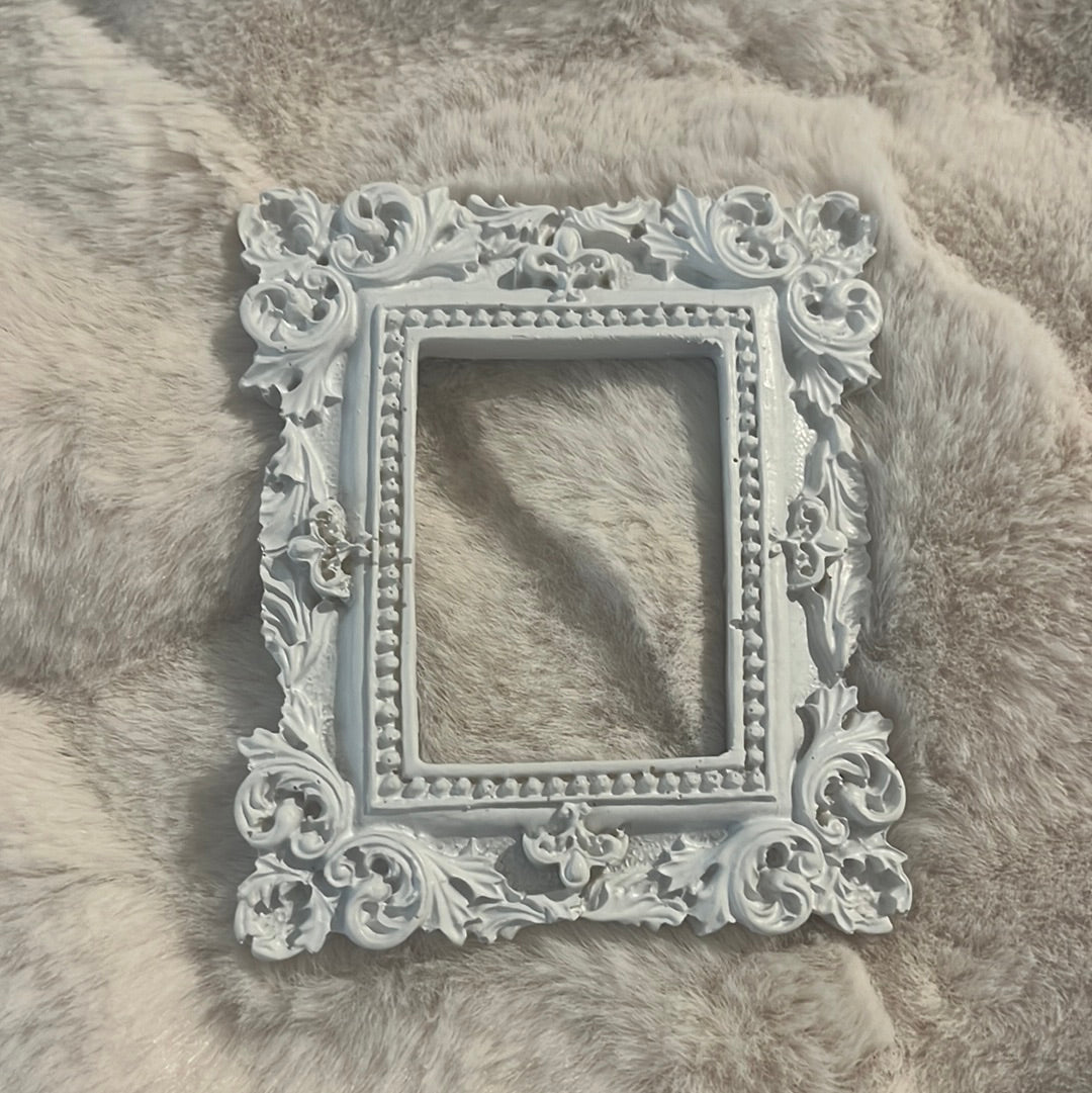 Mini Wht Frame