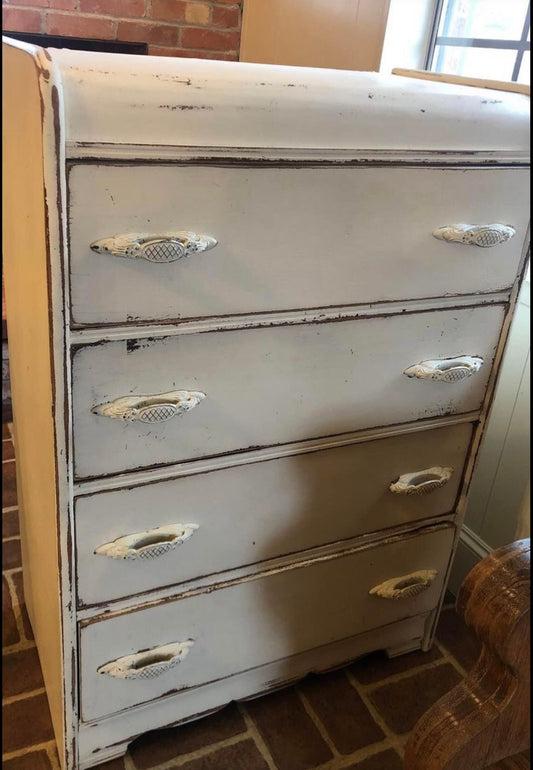 Wht 4 Drawer Waterfront Dresser