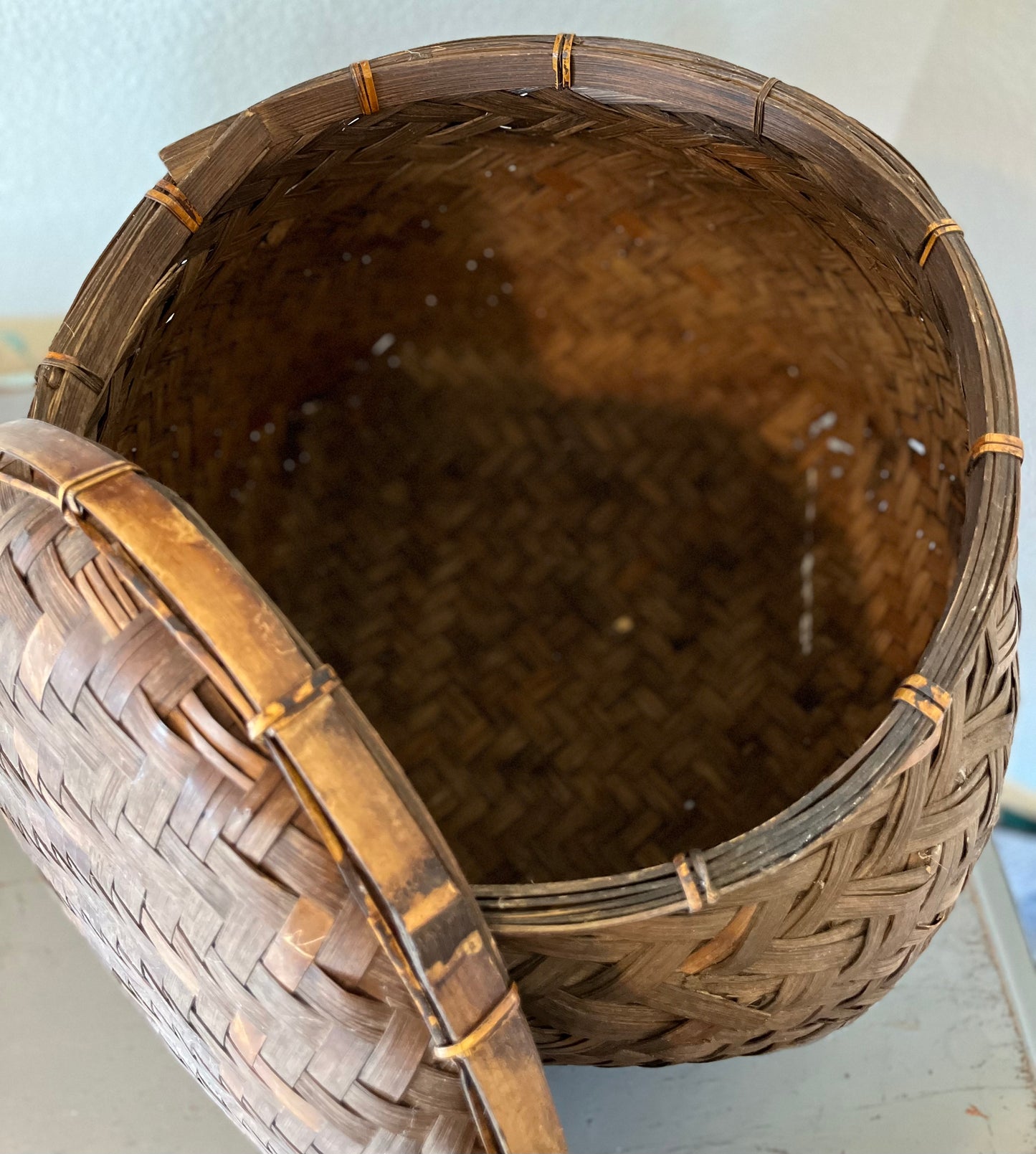 Dark Basket w Lid
